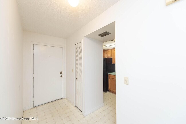Building Photo - 3059 Sir Hamilton Cir