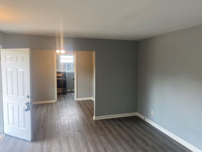 Foto del edificio - 2 Bedroom 1 Bath Brick home
