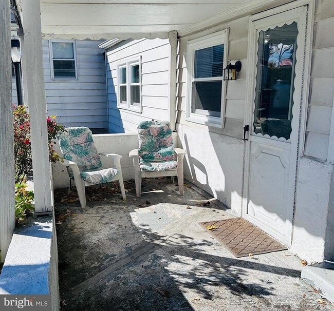 Building Photo - 126 3rd St