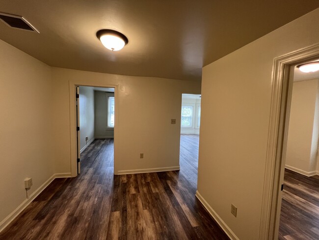 Building Photo - AVAILABLE NOW! Newly Renovated property ju...