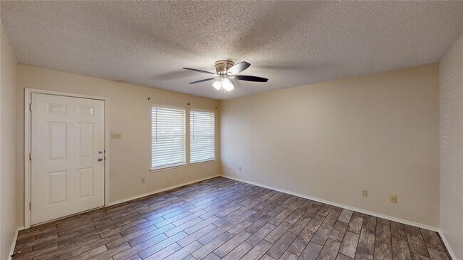 Building Photo - 337 Lochridge Dr