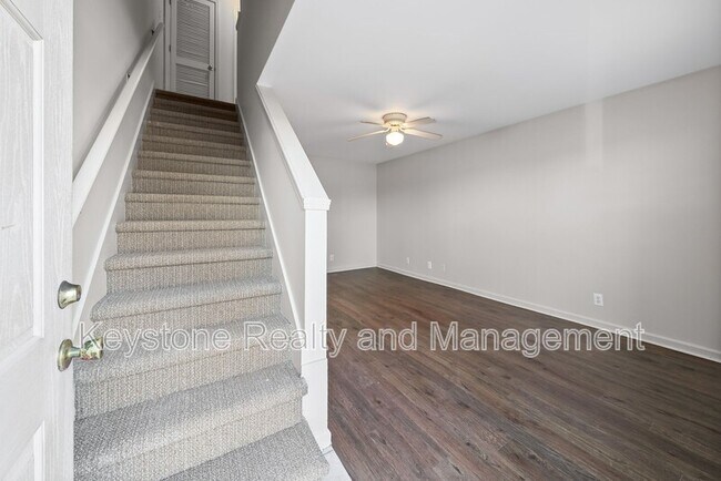Foto del edificio - 3312 Royster Ln