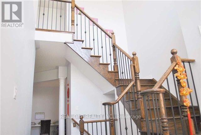 Building Photo - 180 Harvest Hills Blvd