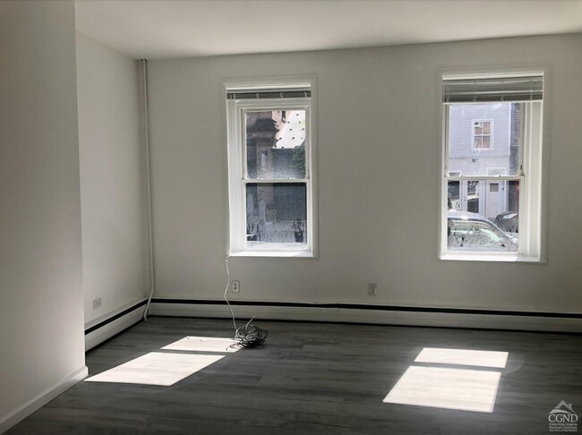 Foto del edificio - 324 Warren St