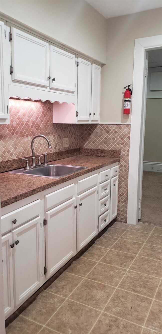 Building Photo - 100 Harrison St