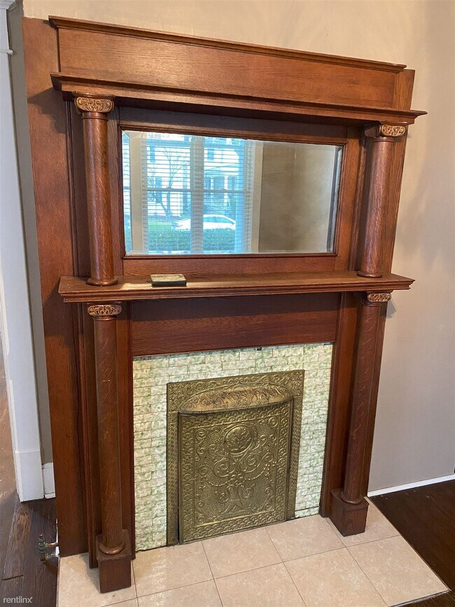 Foto del edificio - 3 br, 1.5 bath Duplex - 416 East 5th Avenu...
