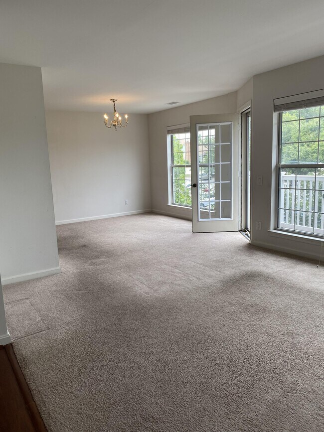 Foto del edificio - 9298 Cardinal Forest Ln
