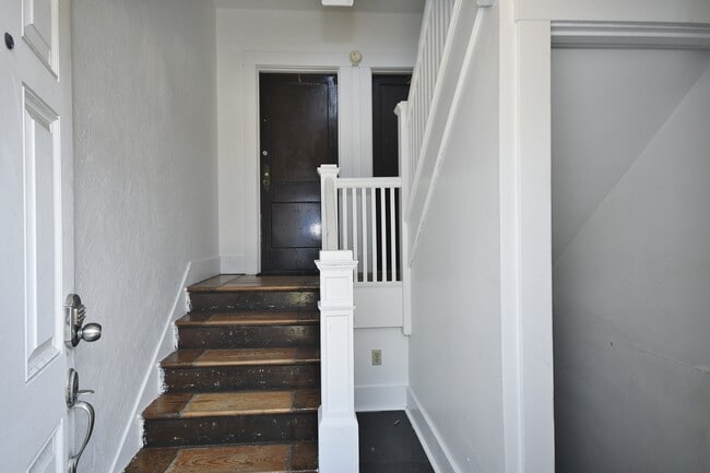 Main entry / lobby - 2017 West St