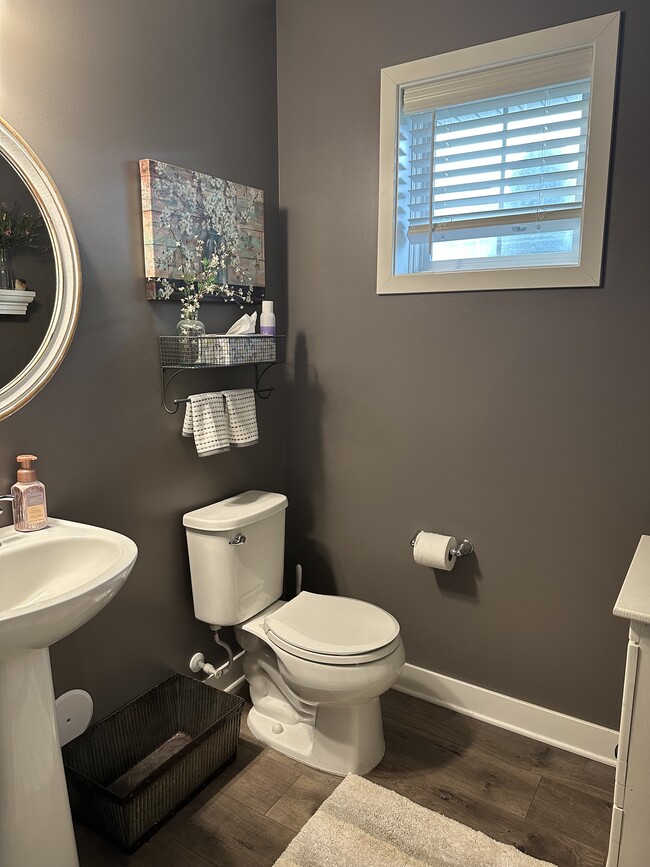 Building Photo - 5668 Cattail Ct NE