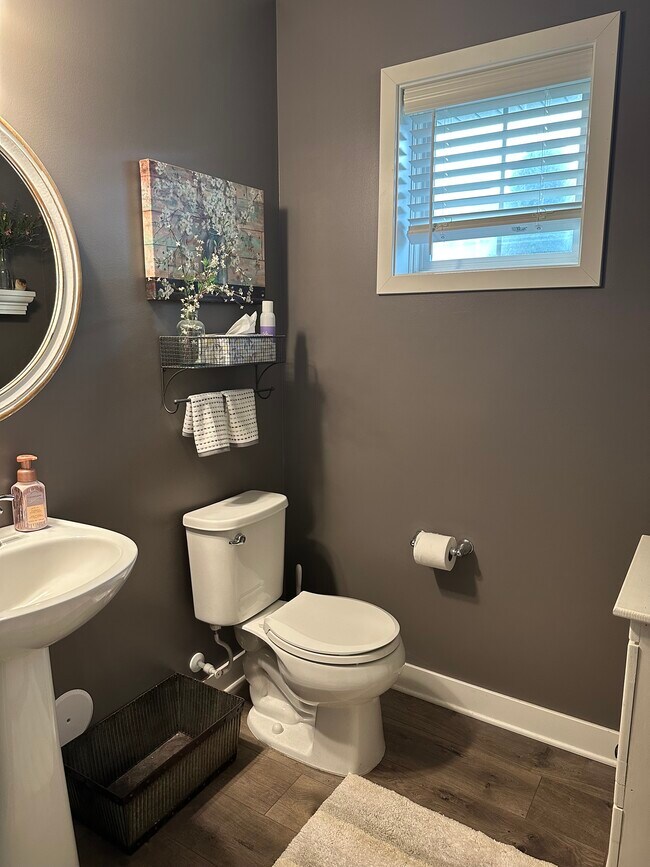 Foto del edificio - 5668 Cattail Ct NE