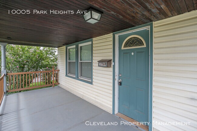 Foto del edificio - Charming Garfield Heights Colonial