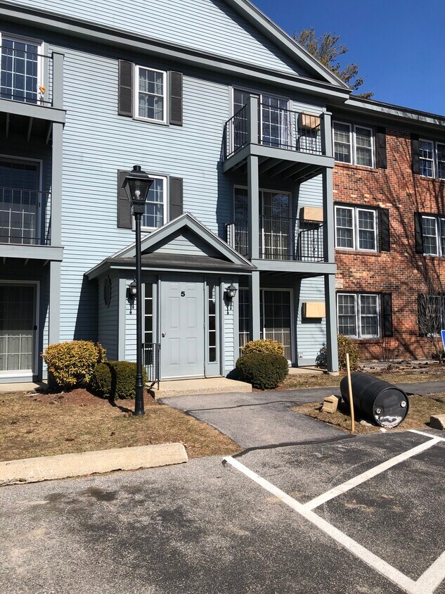 5 Northbrook Dr Unit 506, Manchester, NH 03102 Condo for Rent in
