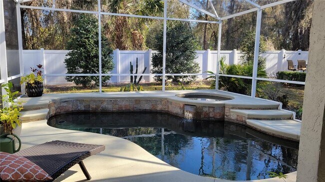 Foto del edificio - 162 Crystal Oak Dr