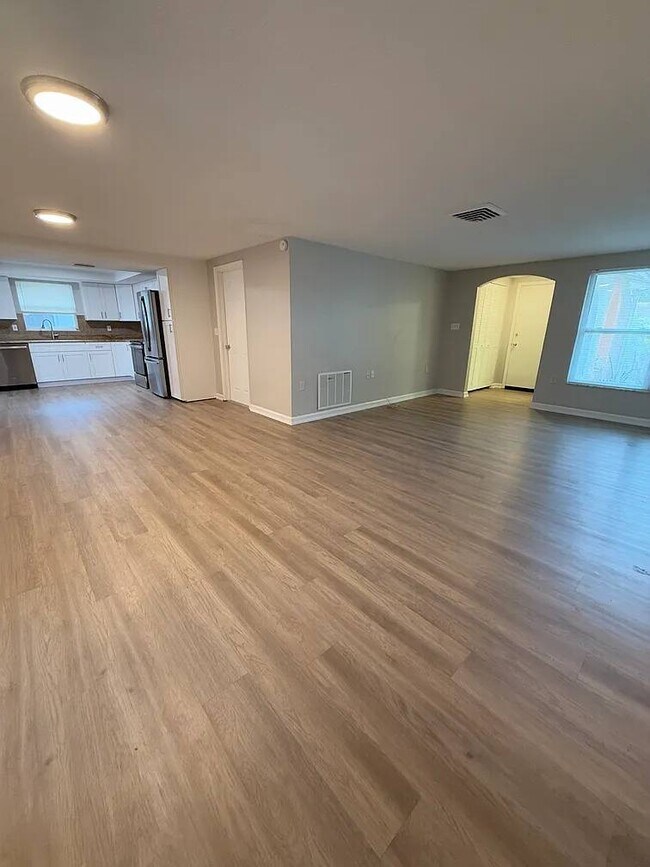 Building Photo - 9130 Haverford Ln