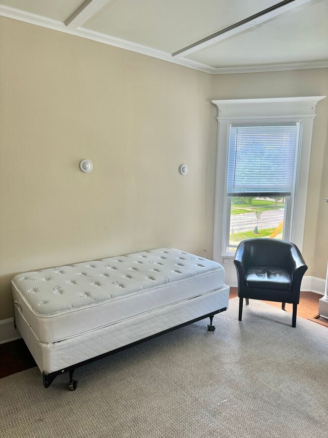 Foto del edificio - 217 Keyes Ave