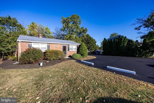 Building Photo - 1569 Swamp Pike