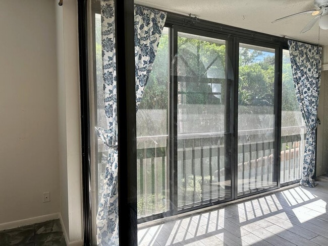 Building Photo - 5438 Verona Dr