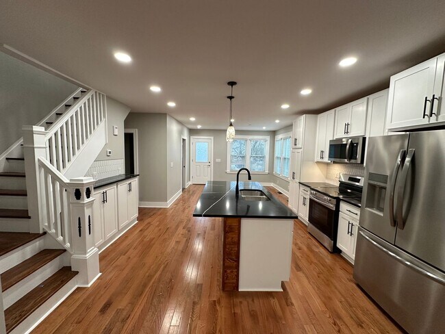 Building Photo - Deming Ave 2697-2699 NSLLC