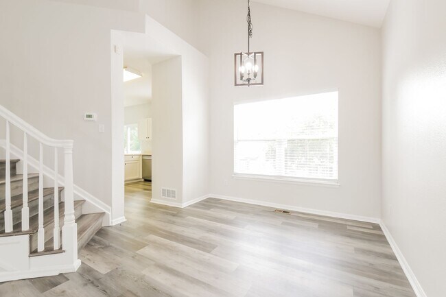 Building Photo - Newly update 4 bed/2.5 Bath in Parker