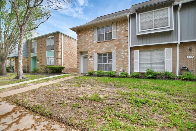 Foto del edificio - 11002 Hammerly Blvd