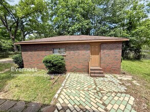 Building Photo - 9825 Maple Ln