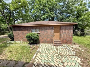 Building Photo - 9825 Maple Ln