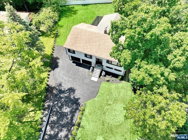 Building Photo - 415 Goffle Rd