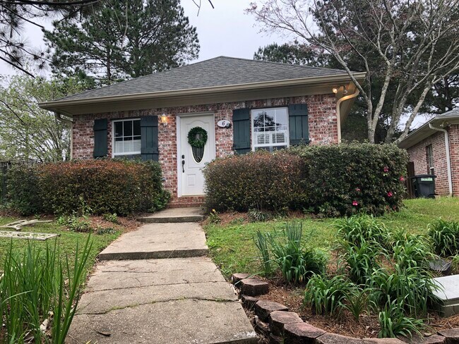 Foto del edificio - 29 Hillcrest Dr