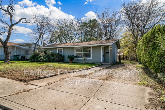 Building Photo - 1222 W Thorain Blvd