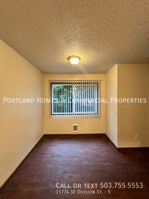 Foto del edificio - 15774 SE Division St