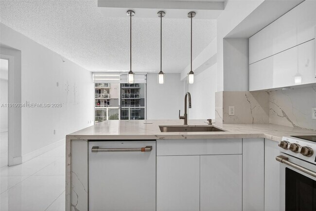 Foto del edificio - 5077 NW 7th St