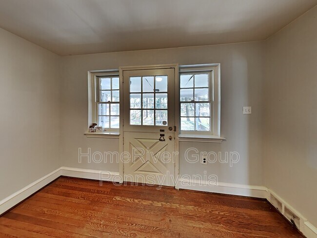 Building Photo - 914 Mt Holyoke Pl