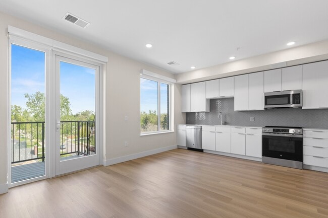 Building Photo - Frameline Apartments