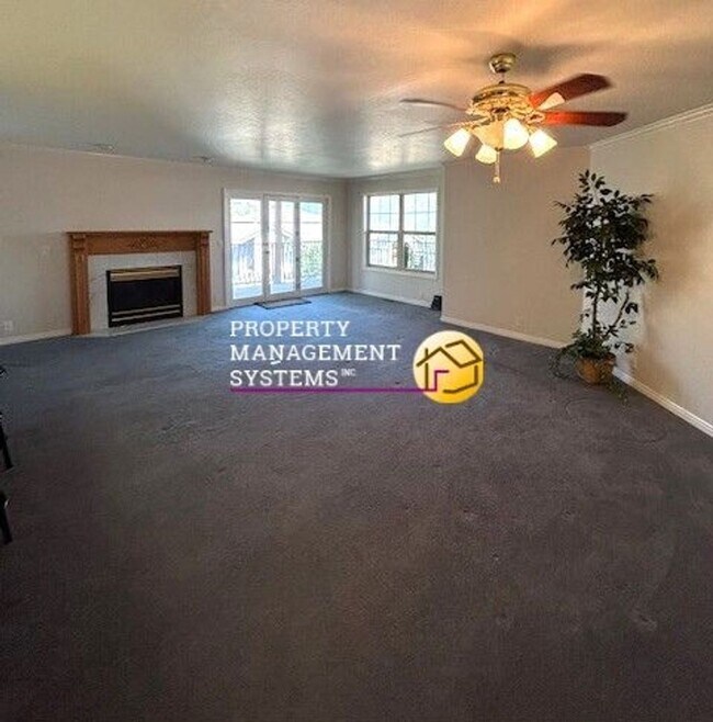 Building Photo - 3 Bedroom Condo Near Park City