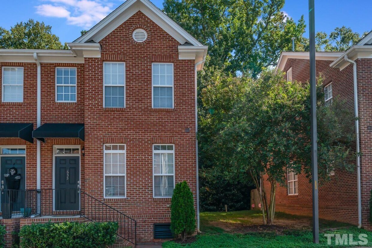Primary Photo - 635 Highpark Ln