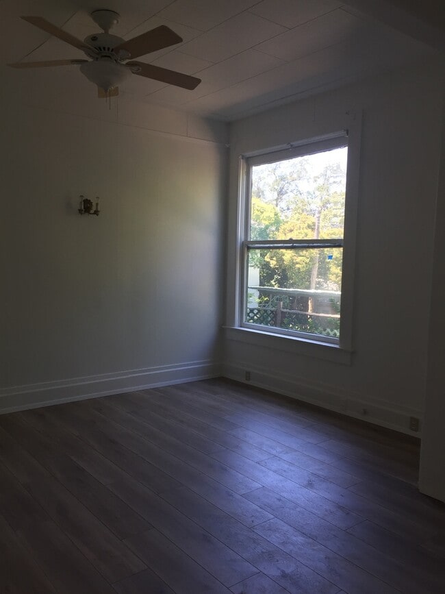 Building Photo - 362 Linden Ave
