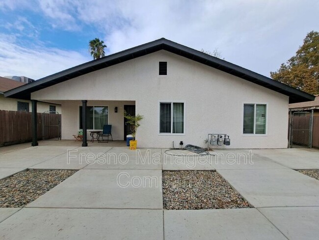 Building Photo - 1307 Olive Ave