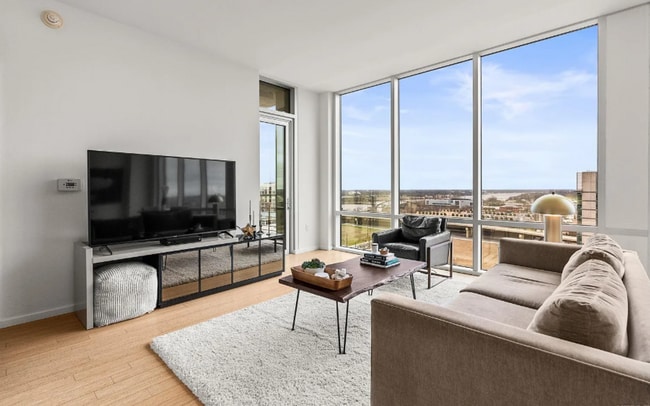 Building Photo - River Market Tower - Unit 1407