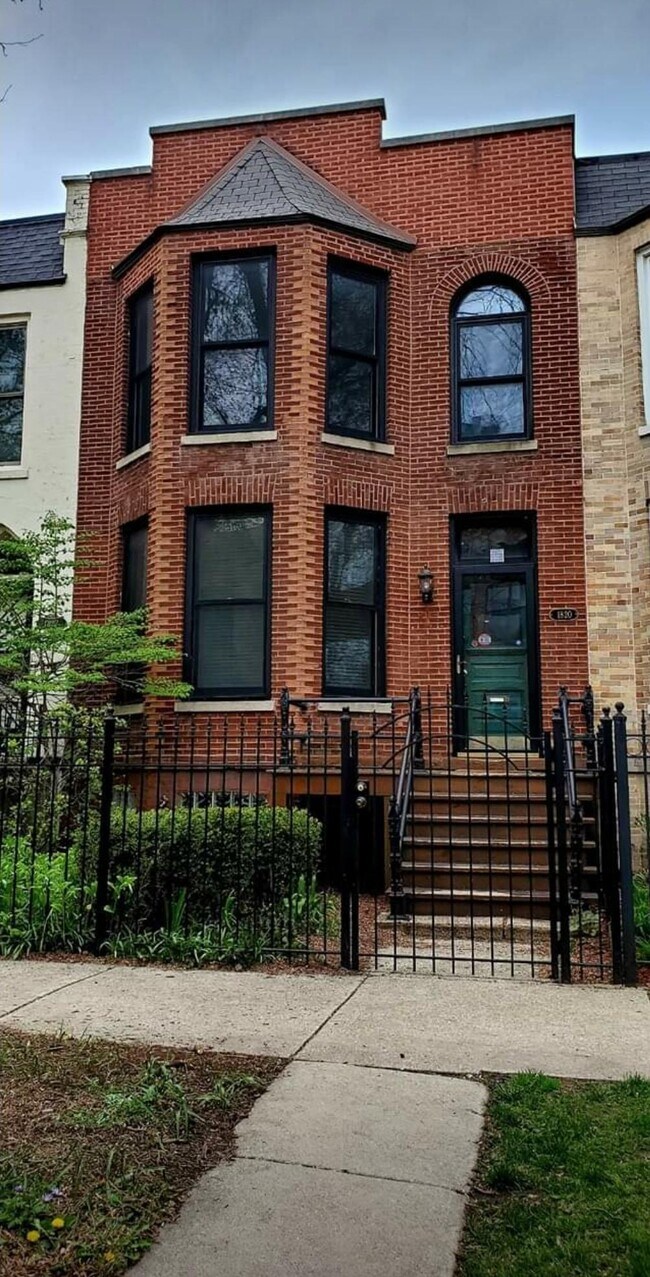 Building Photo - 1820 W Newport Ave