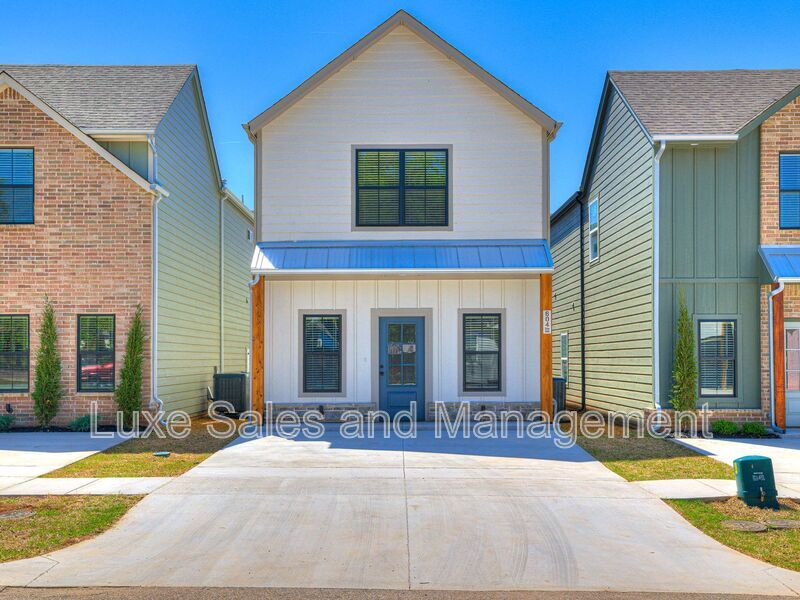 Foto principal - 614 W 2nd St