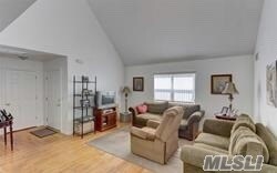 Building Photo - 85 Smithtown Blvd