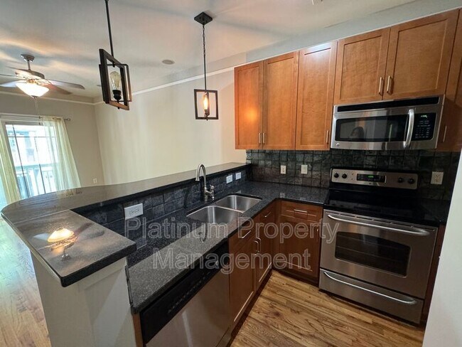 Foto del edificio - 216 Semel Dr