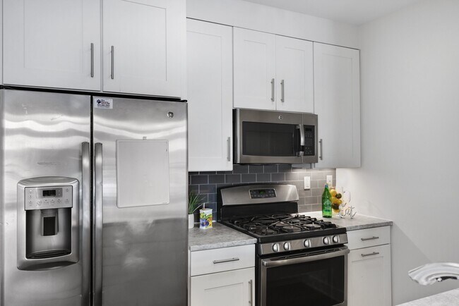 Foto del edificio - 3821 14th St NW