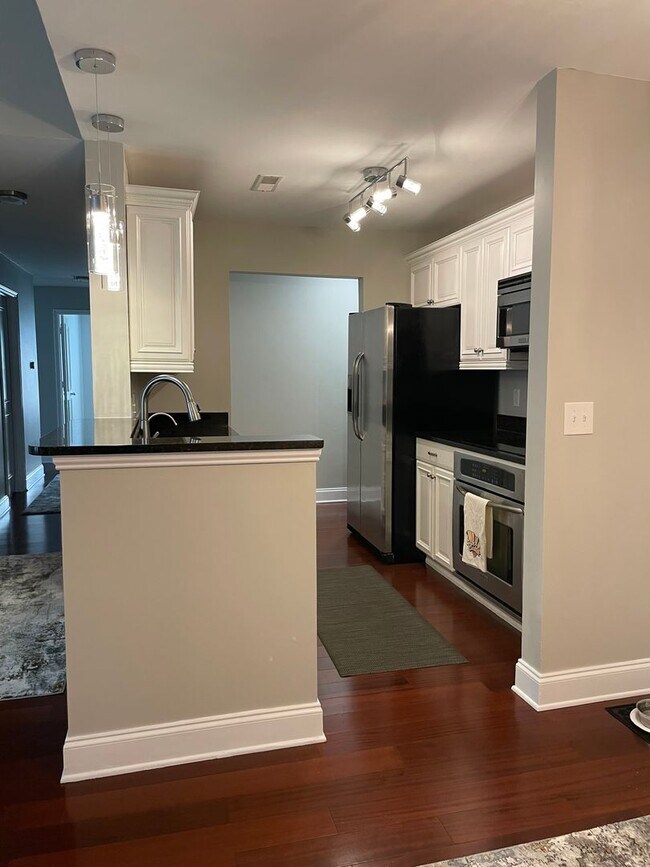 Foto del edificio - Mount Pleasant Condo MINUTES from IOP!