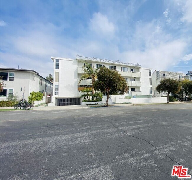 Foto del edificio - 1033 3rd St