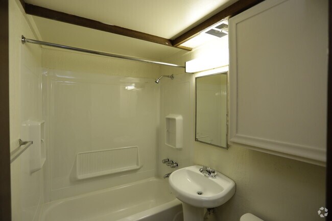 2HAB, 1BA - 1,305 FT² - Parvin Estates