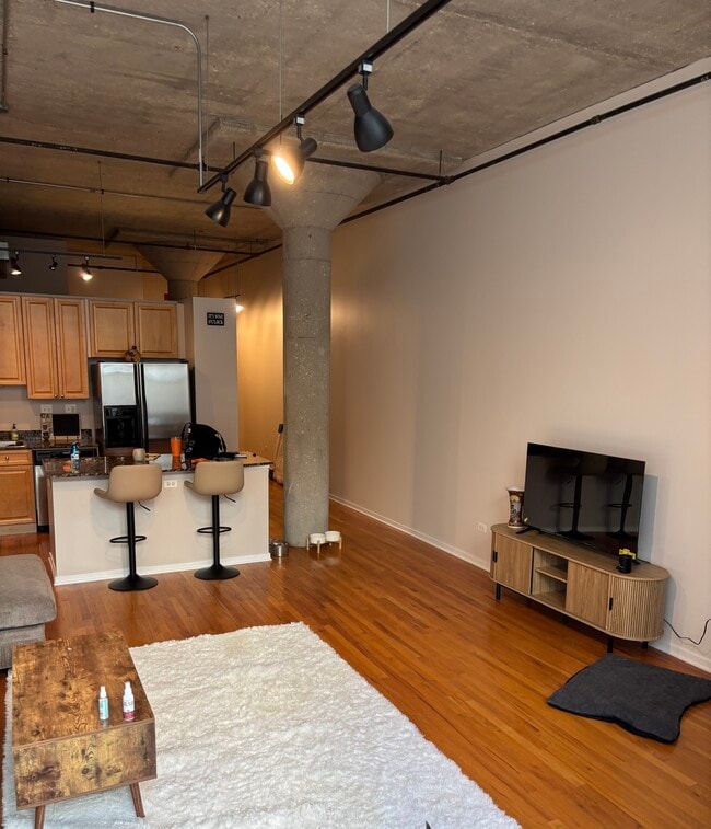 Foto del edificio - 900 N Kingsbury St