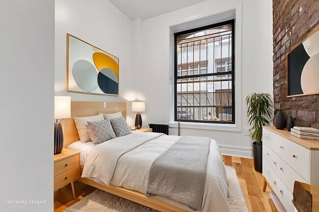 Foto del edificio - 331 W 16th St