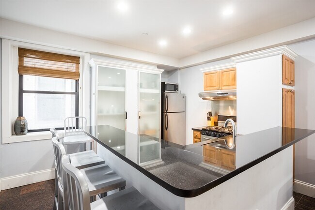 Foto del edificio - 90 Warrenton St