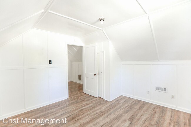 Building Photo - 3 br, 1 bath House - 66 Henry Street